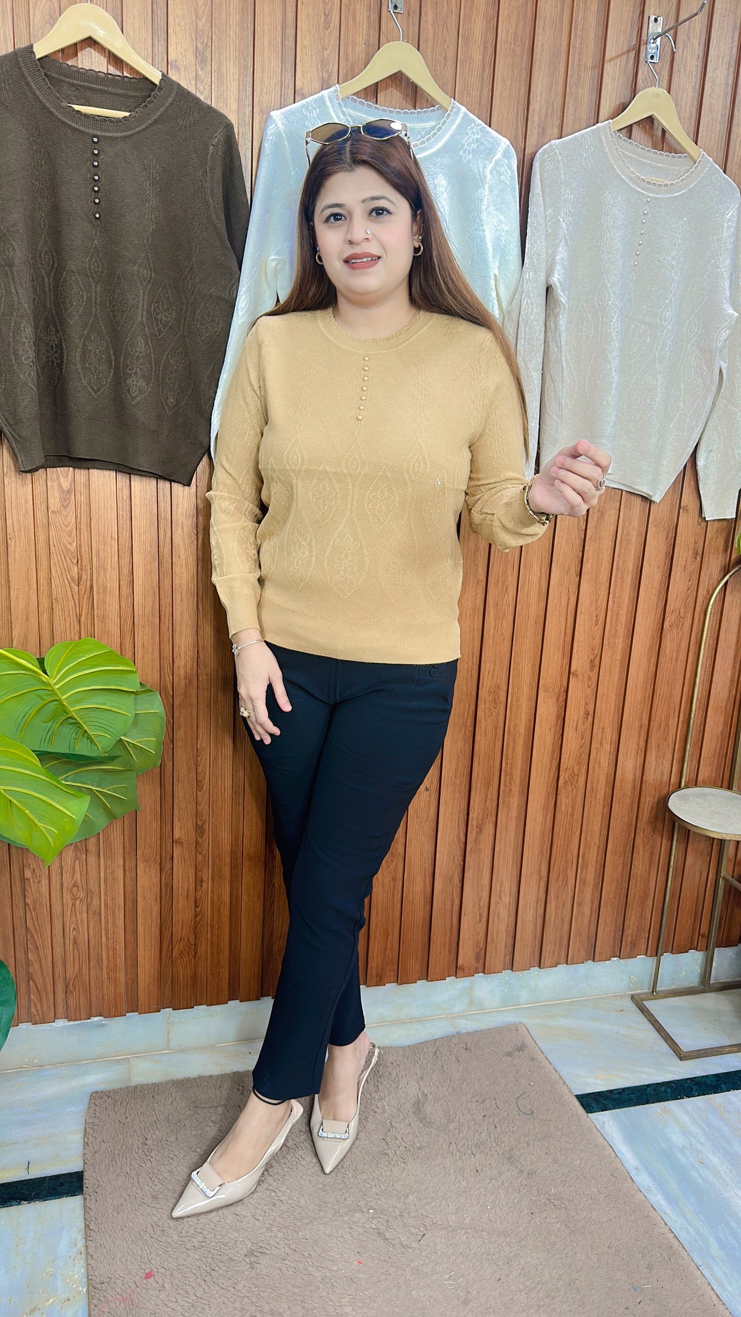 Round Neck Pearl Knitted Top