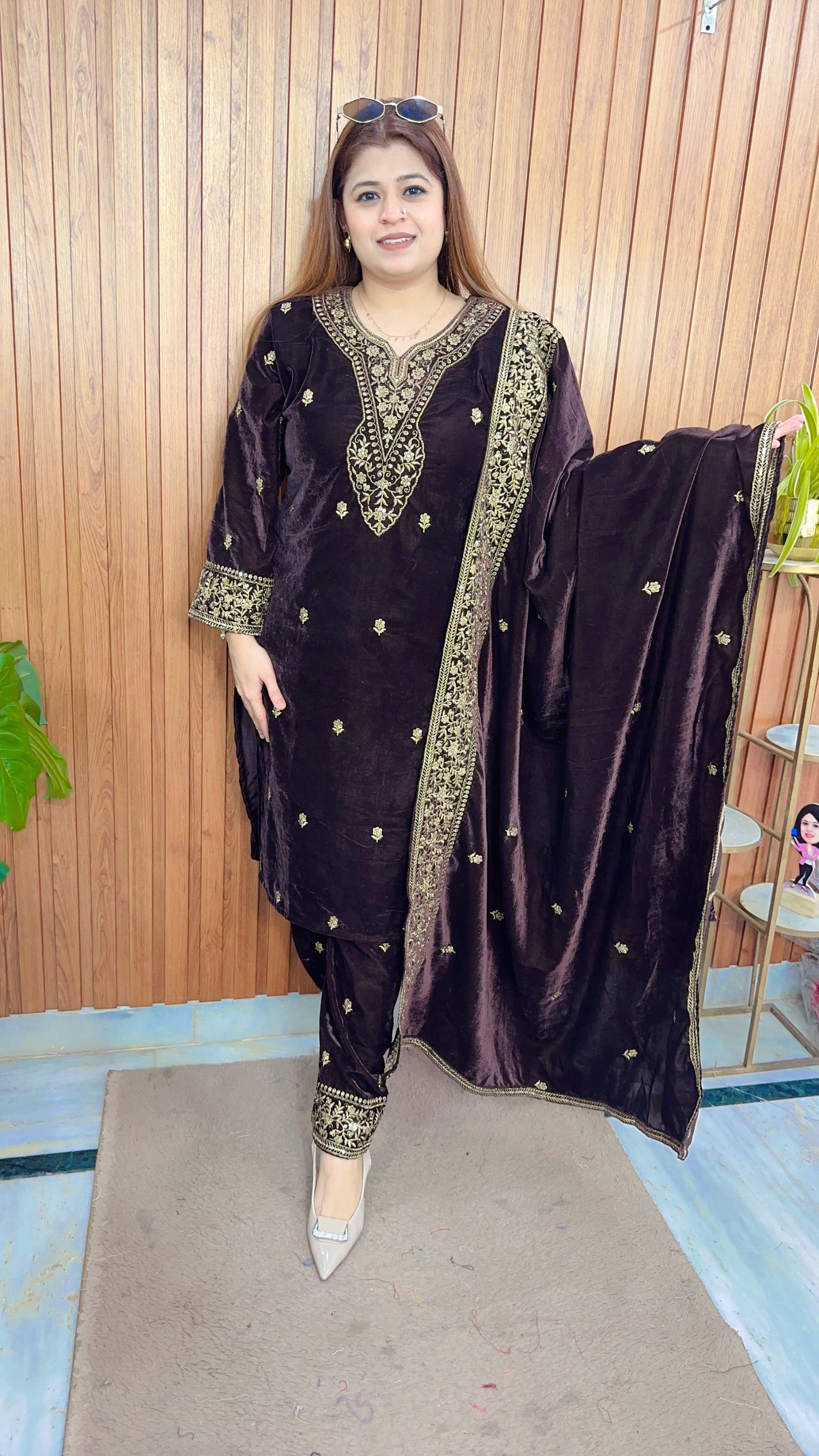 Mehar Premium Velvet Suit Set