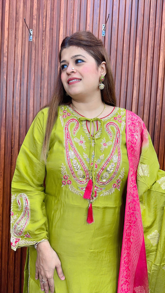 Mehak-E-Vastra Premium Suit