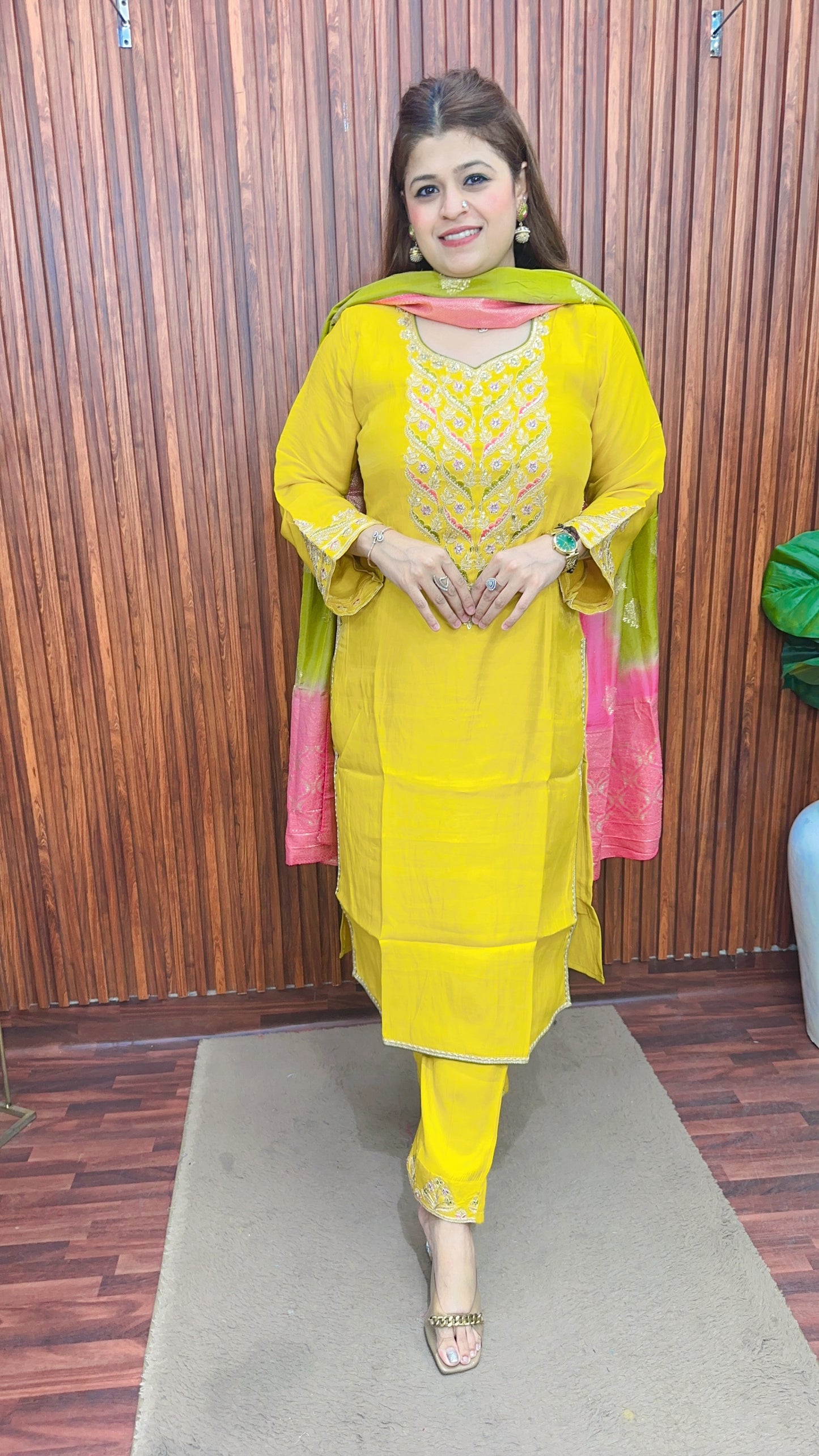 Mehak-E-Vastra Premium Suit