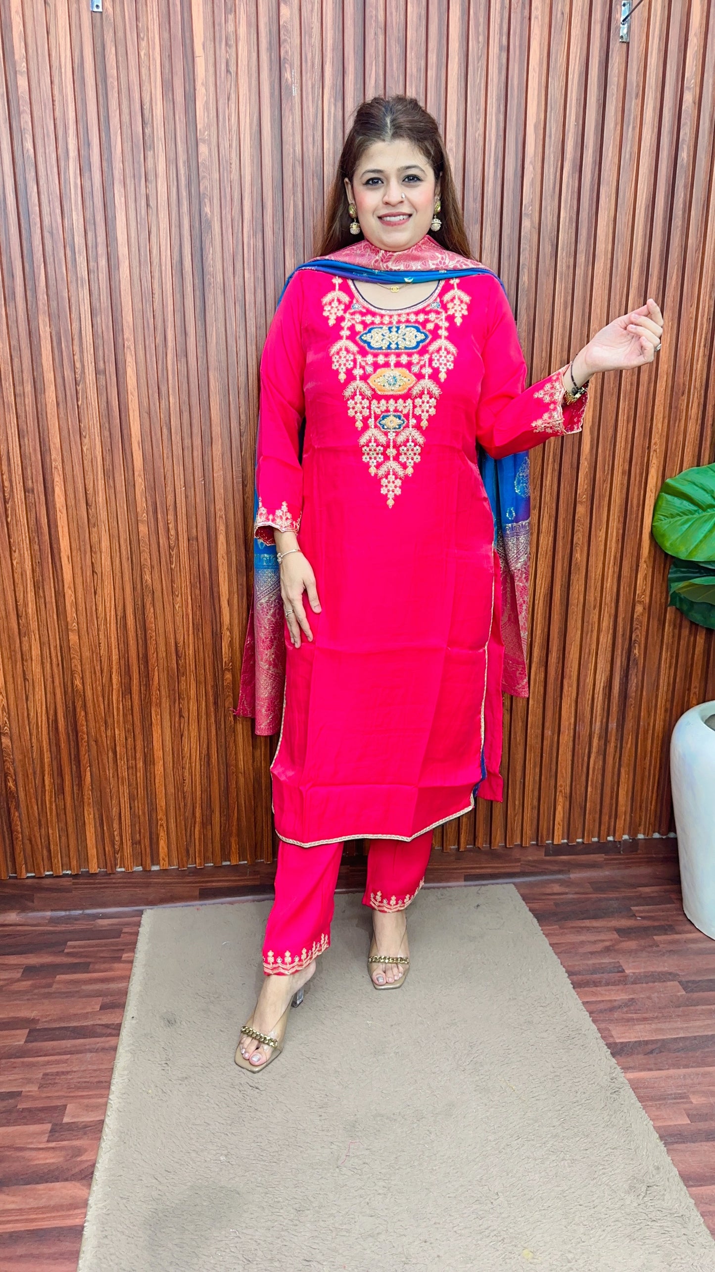 Mehak-E-Vastra Premium Suit