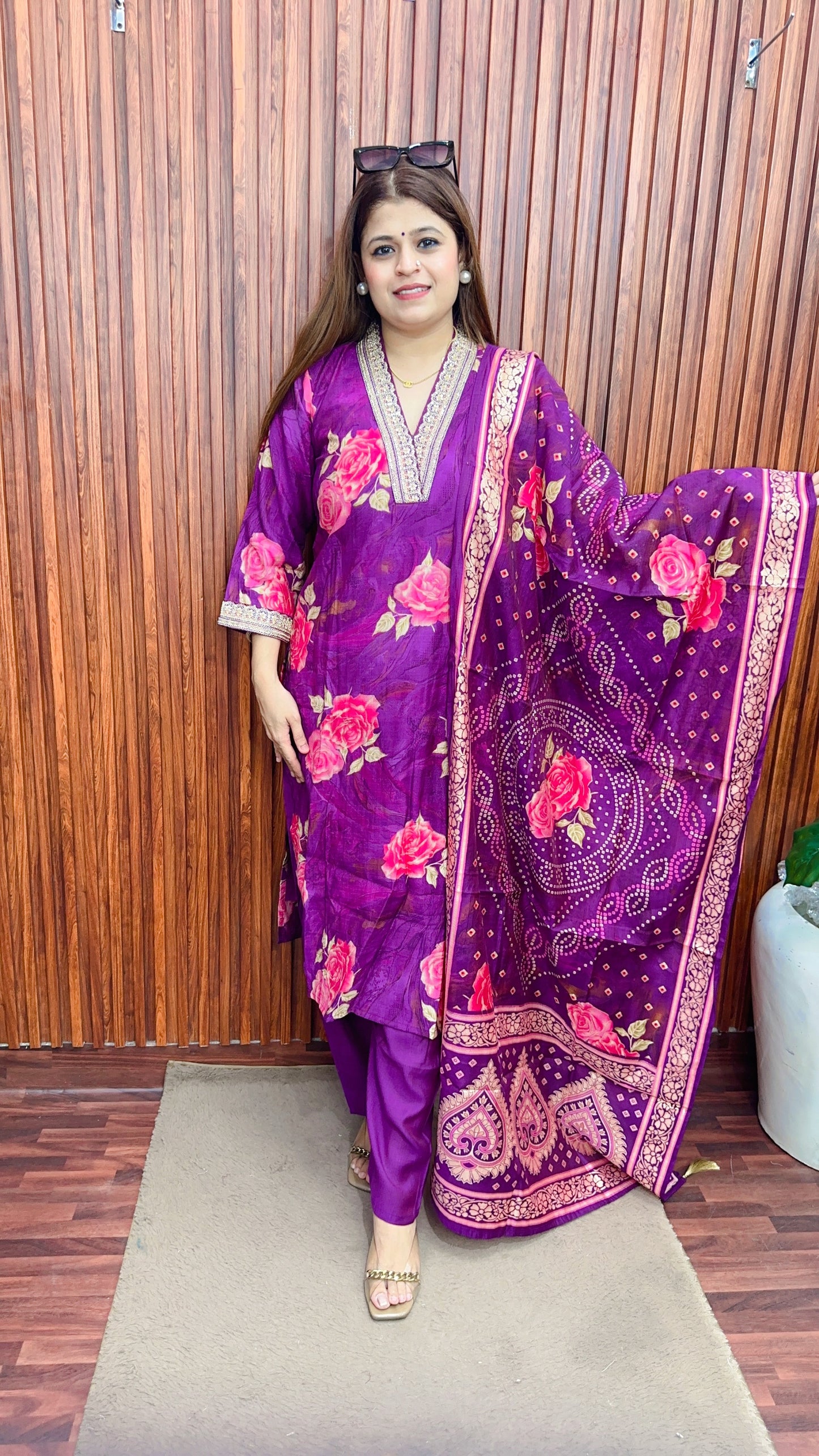 V neck zari suit set