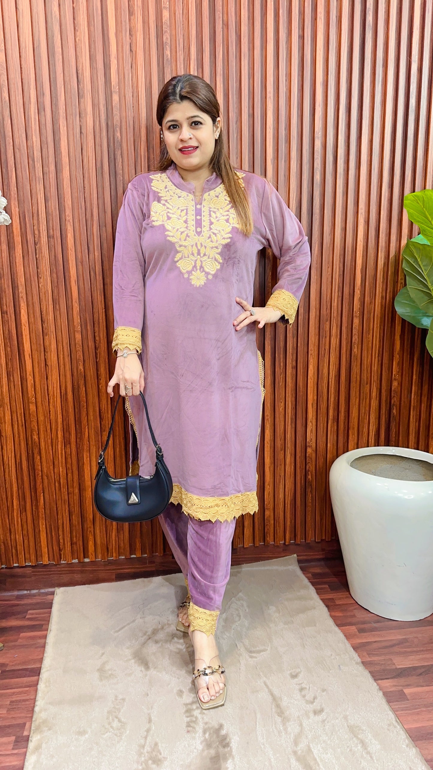 Pakistani velvet kurta set