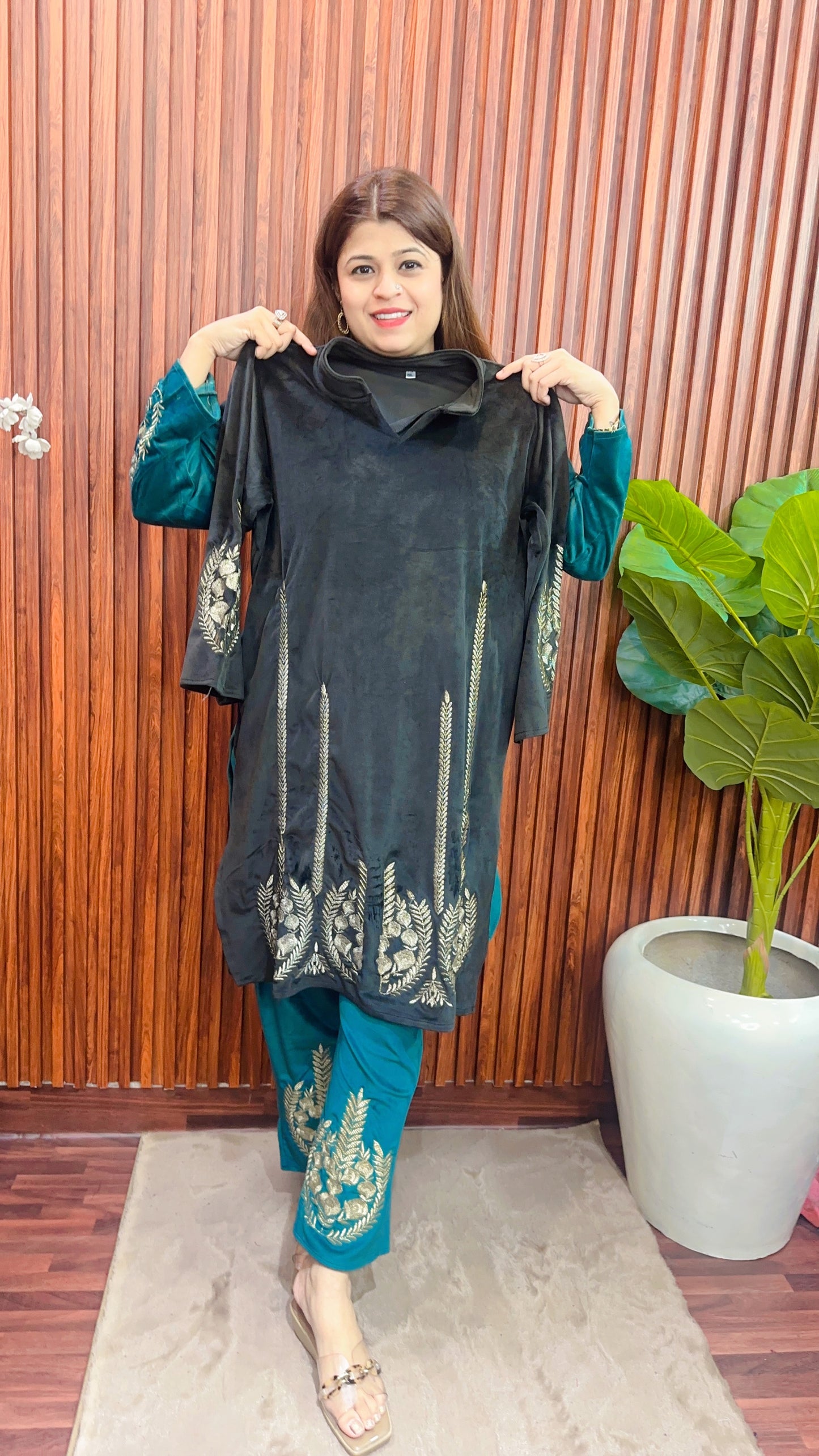 Sale velvet thread work Coord set