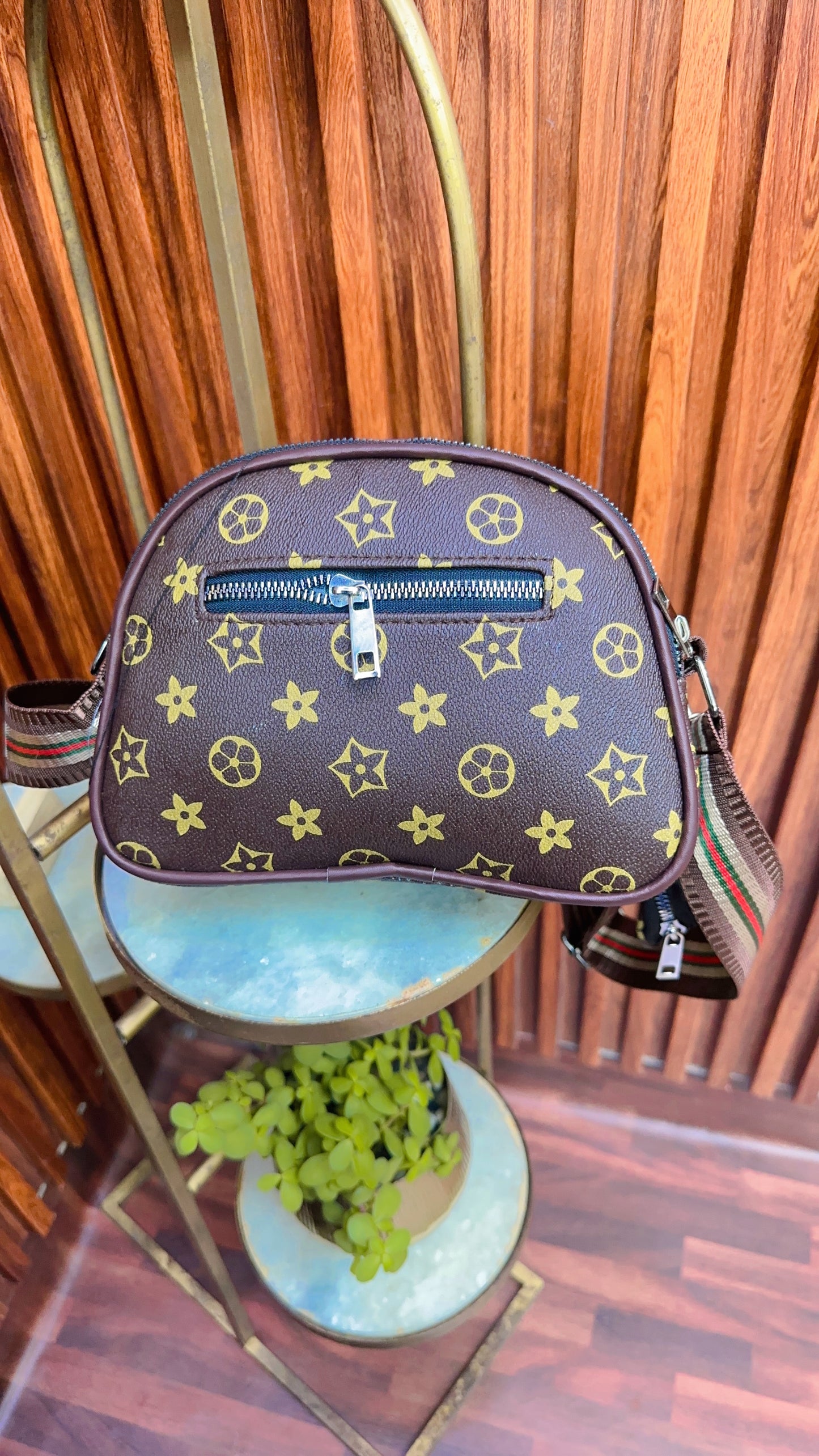 New printed sling bag