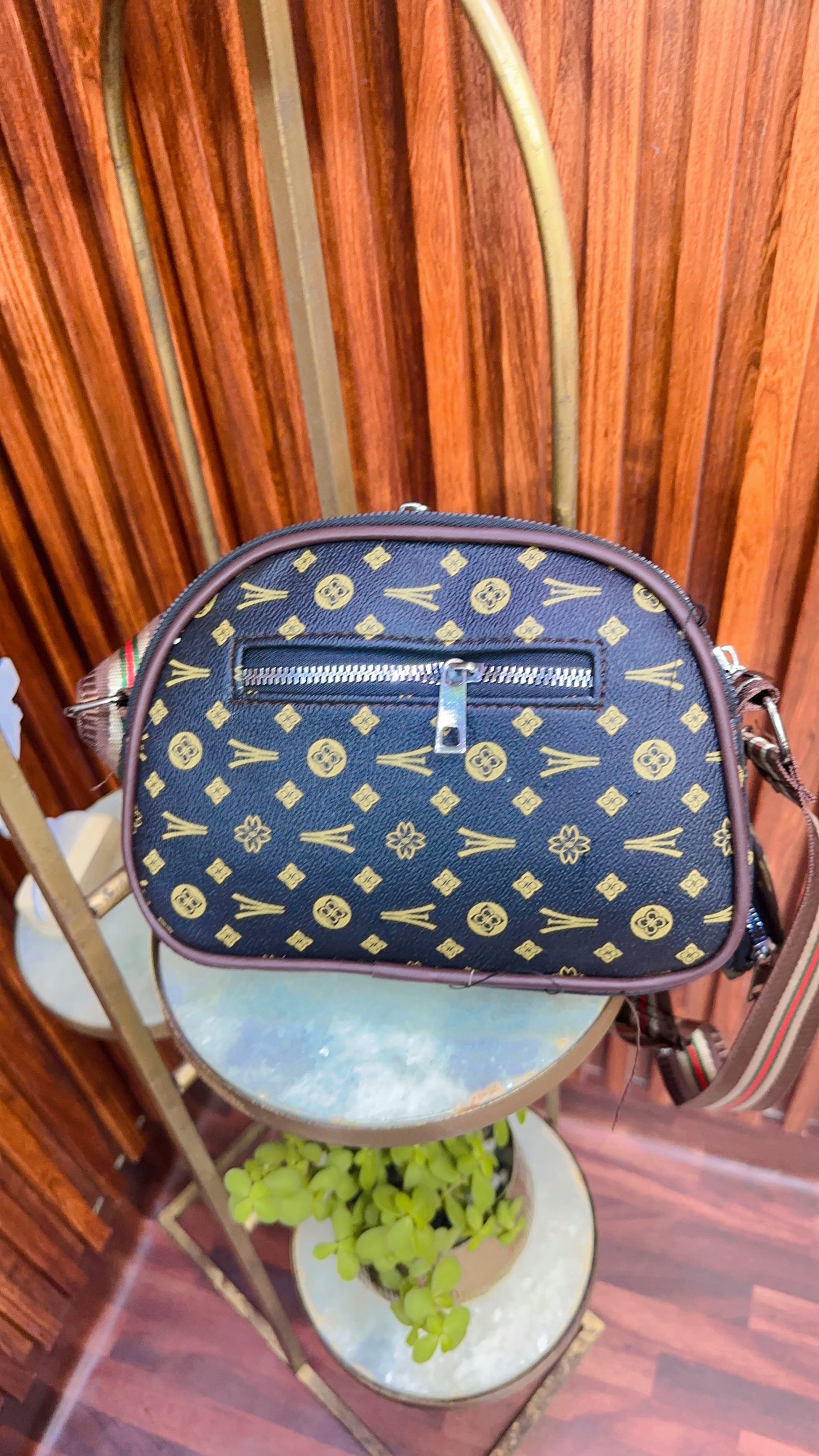 New printed sling bag