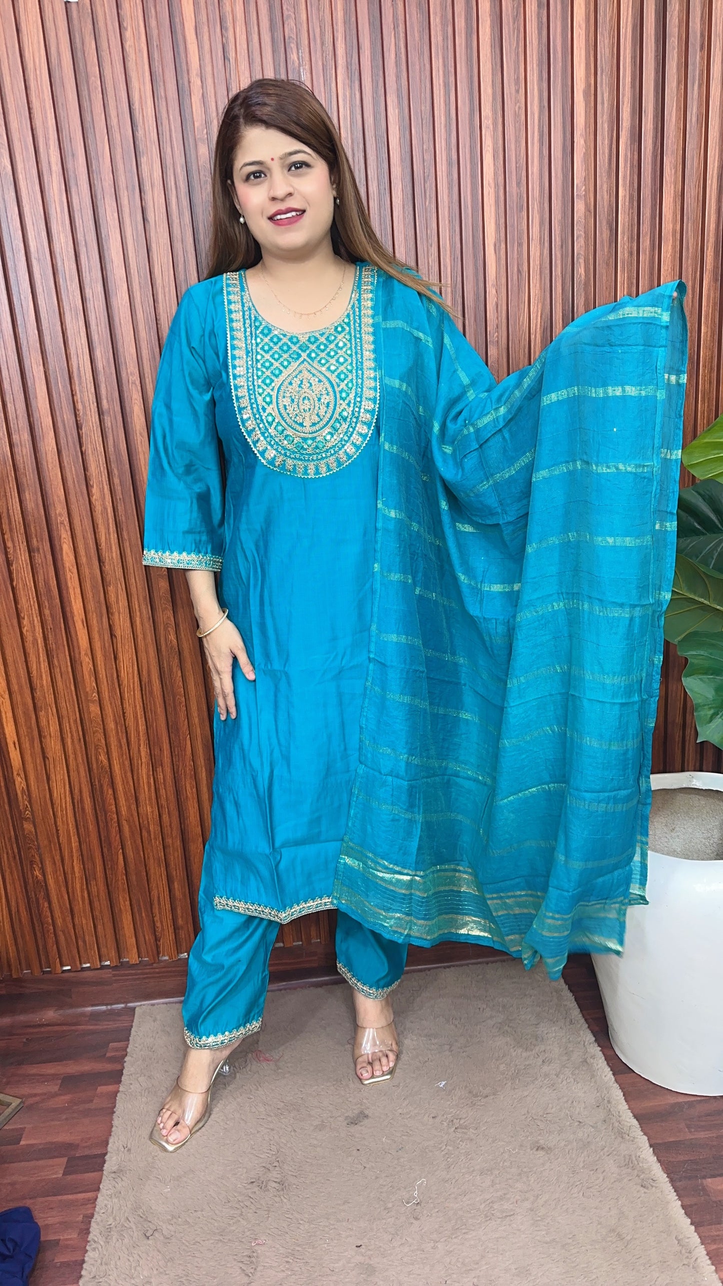 Round Neck Zari Suit Set
