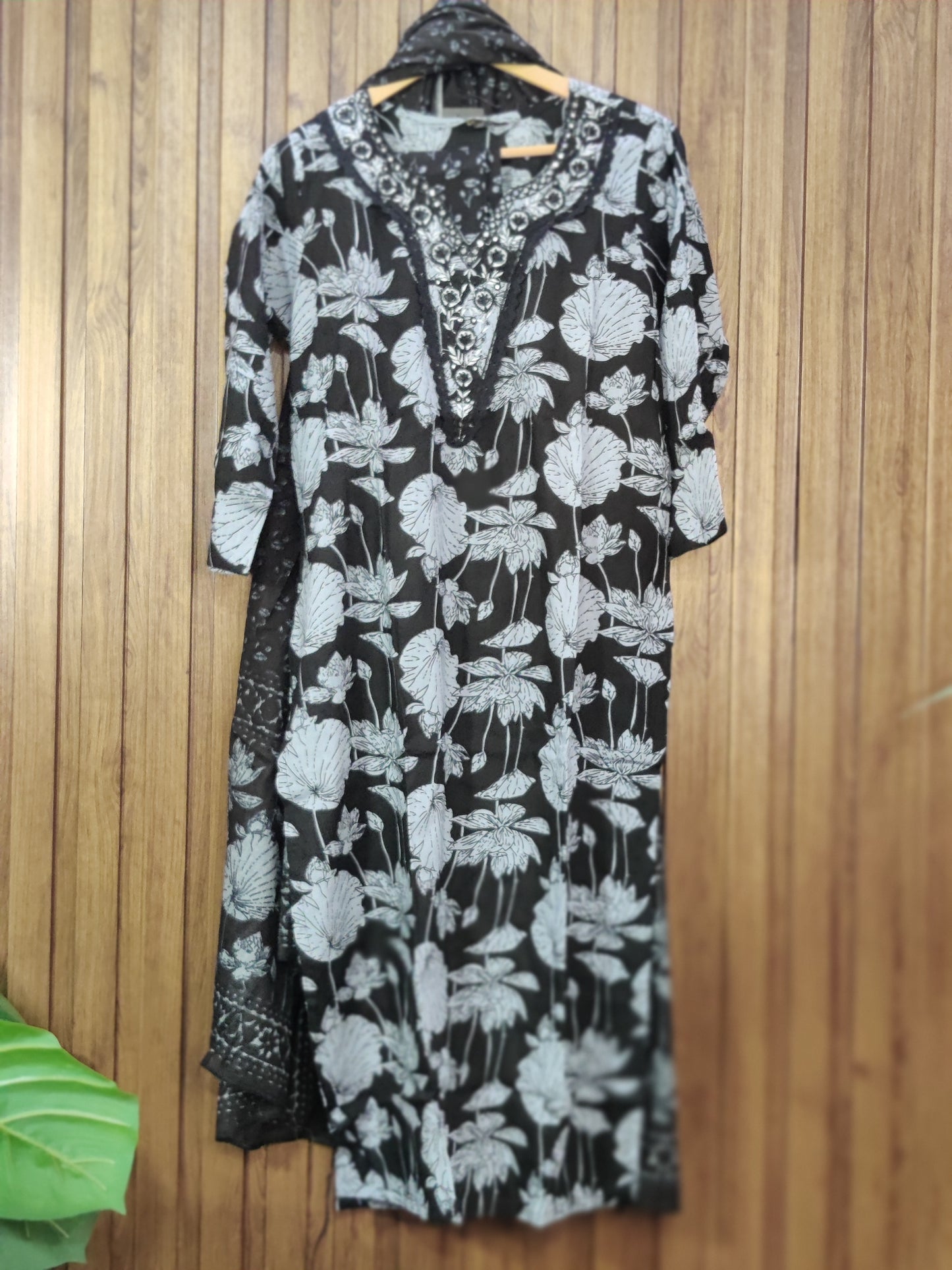 Summer Pure cotton sale suit