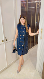 Denim dress with button