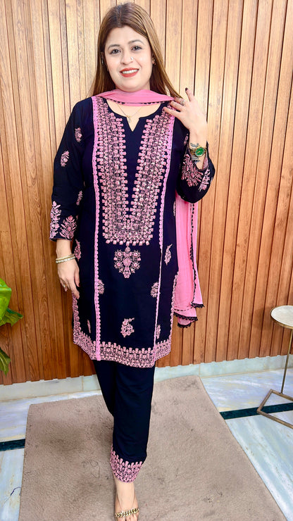 Aaina-E-Noor Pakistani Embroidery Suit