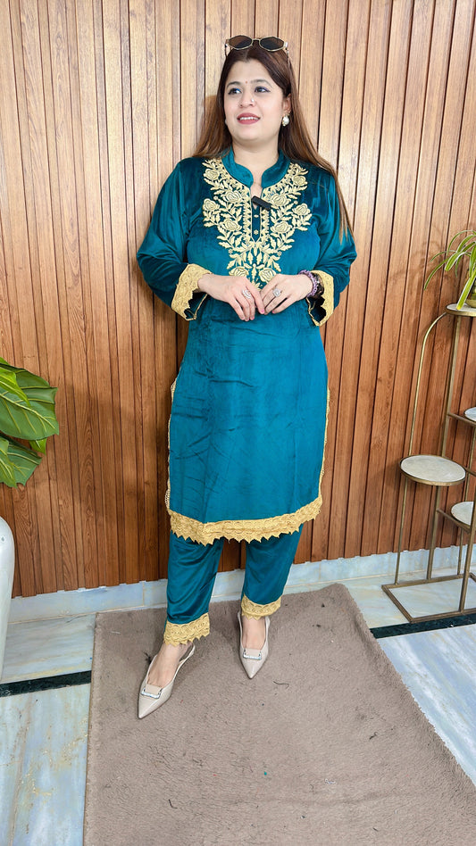 Pakistani velvet kurta set