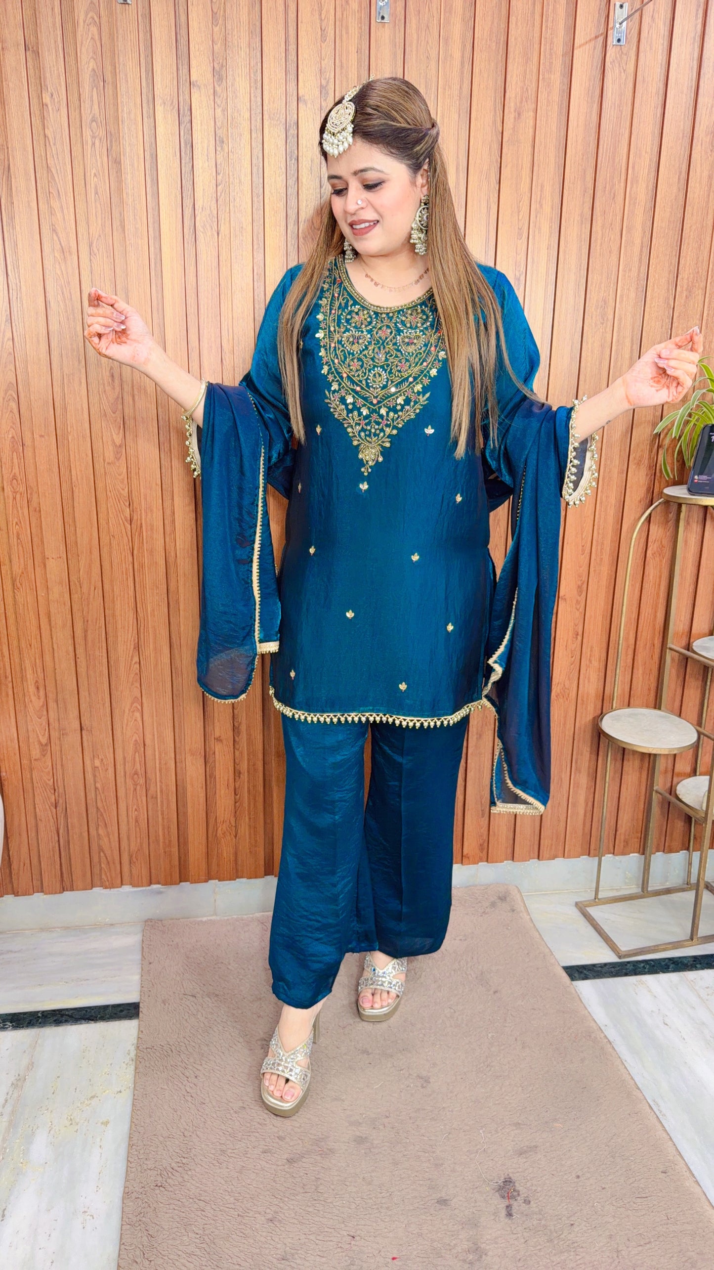 Inaya Cut Dana Work Chinon Suit