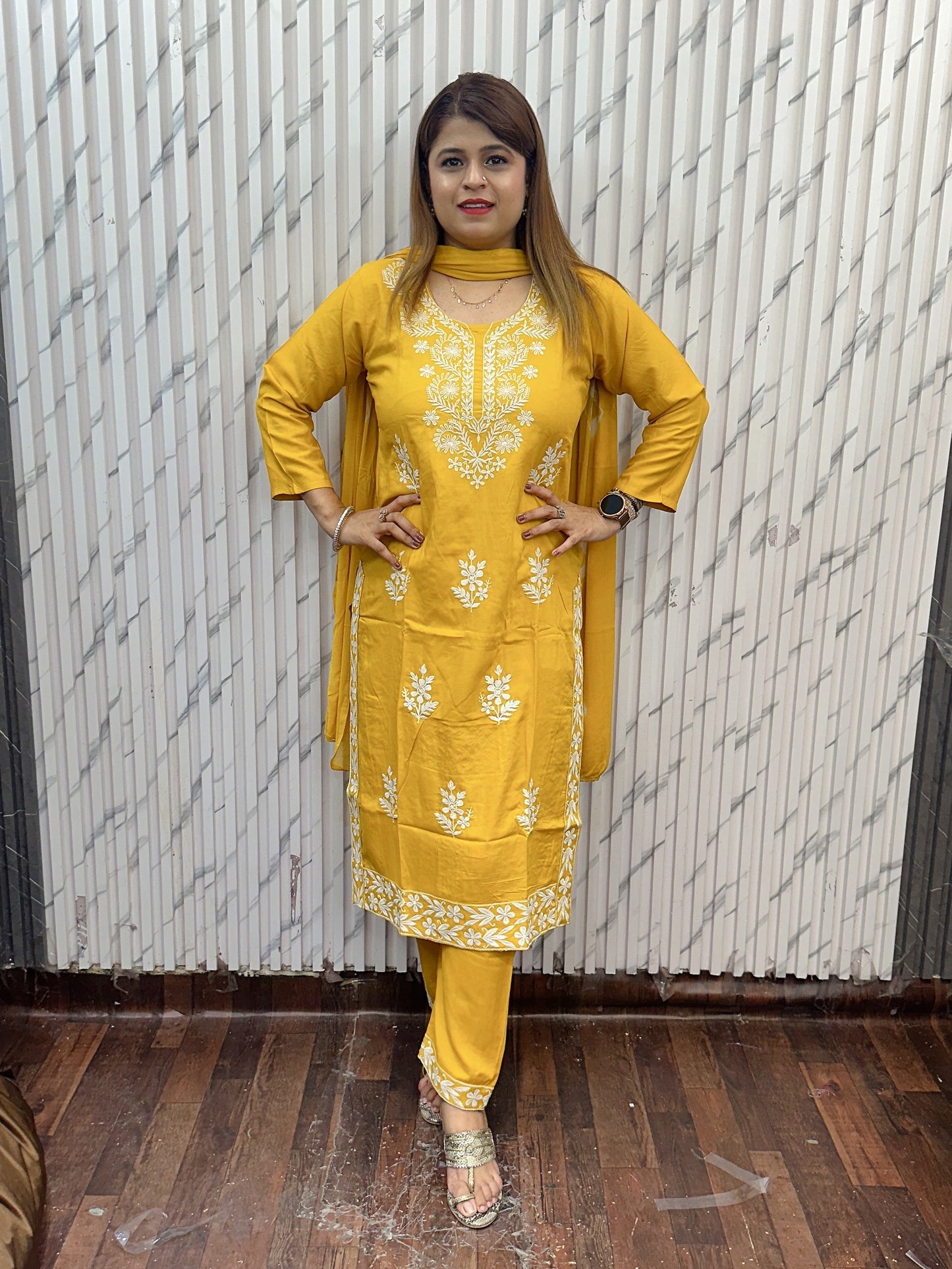 Lakhnavi Border Thread Work Suit Sets