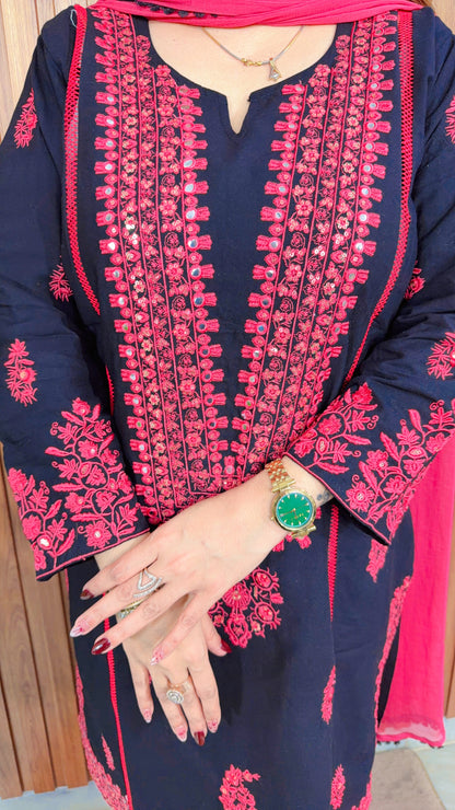 Aaina-E-Noor Pakistani Embroidery Suit