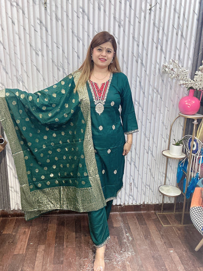 Rakhi Banarasi suit