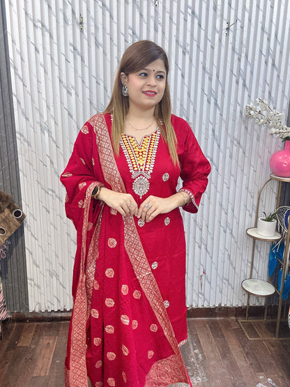 Rakhi Banarasi suit