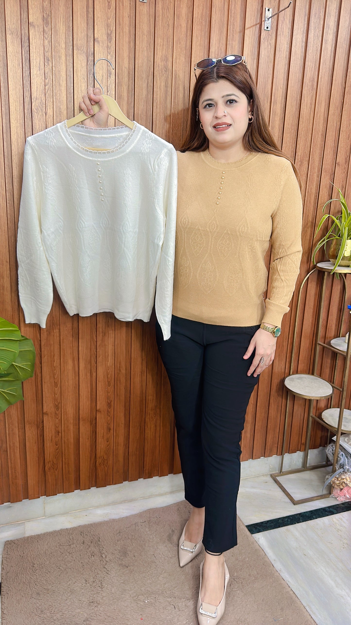 Round Neck Pearl Knitted Top