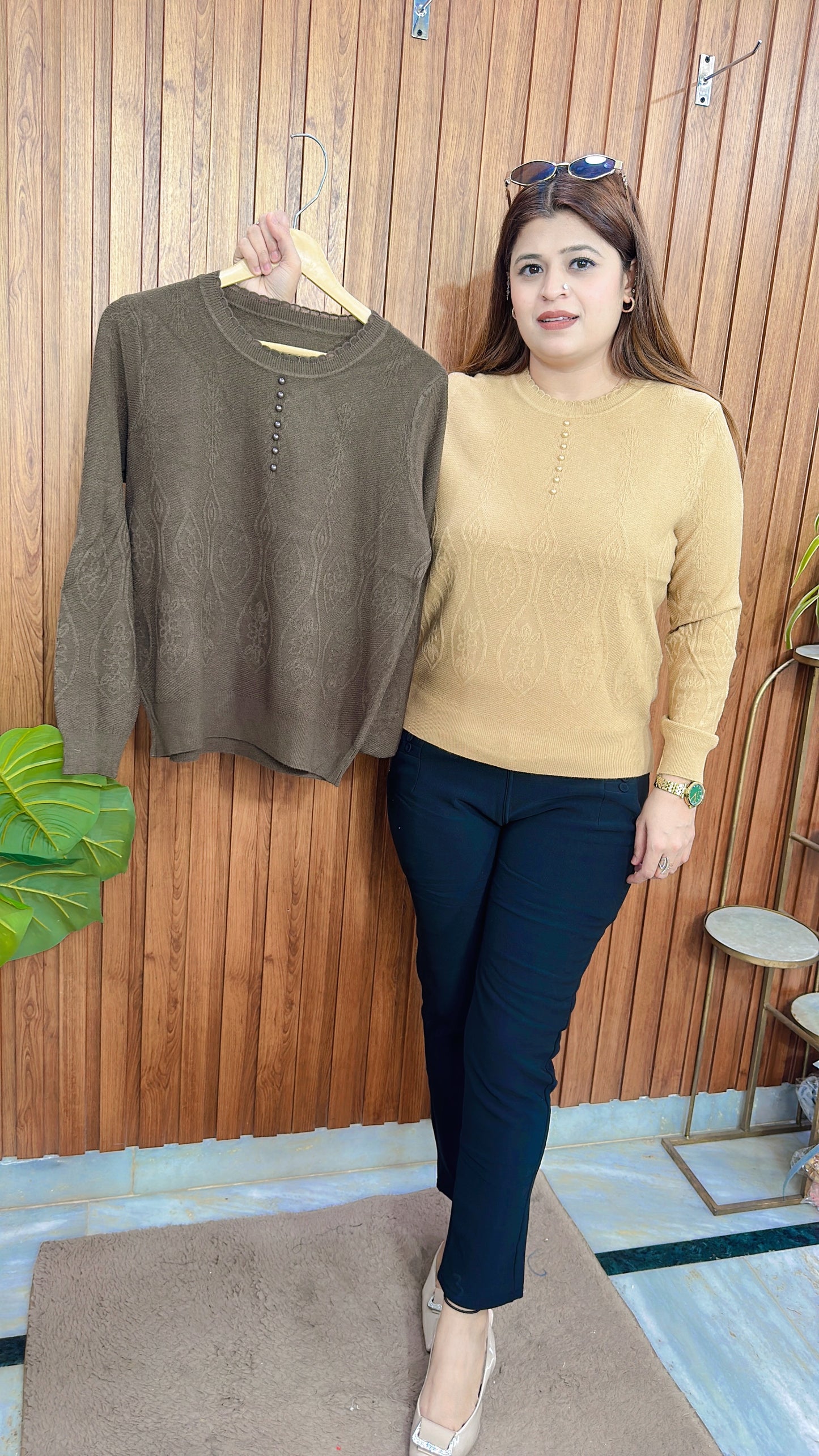 Round Neck Pearl Knitted Top