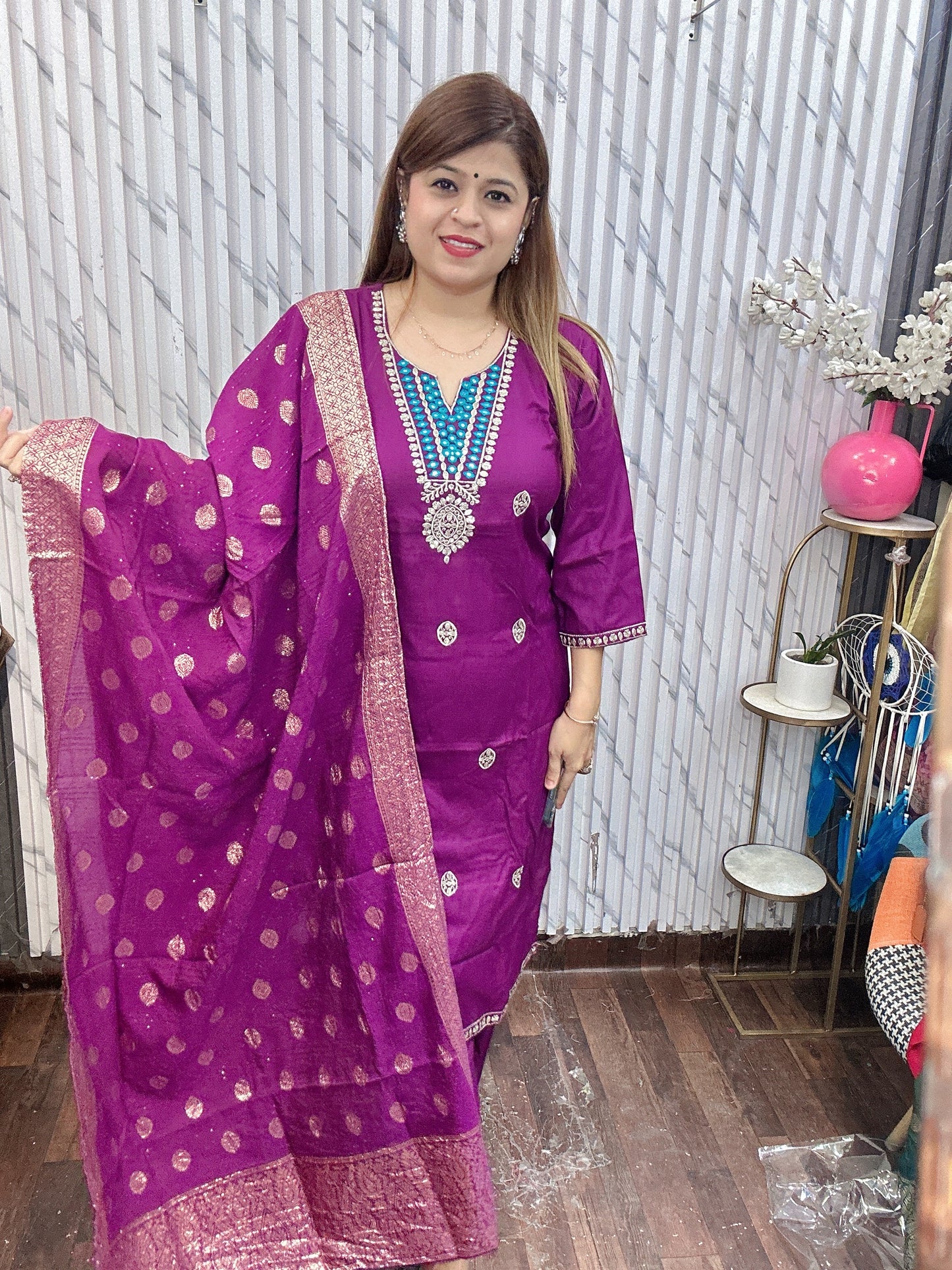 Rakhi Banarasi suit