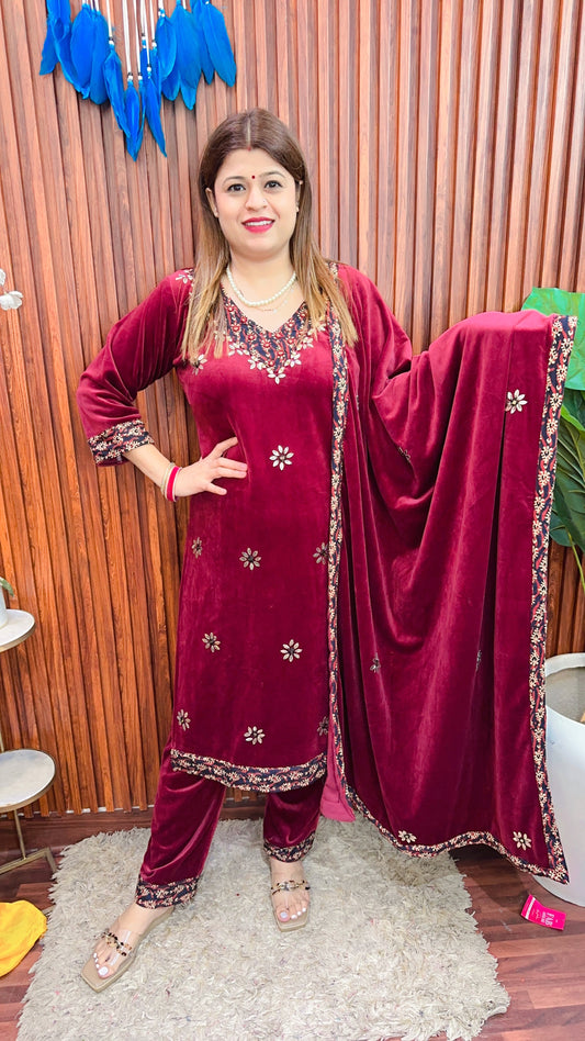 Rouafza Velvet Suit Set