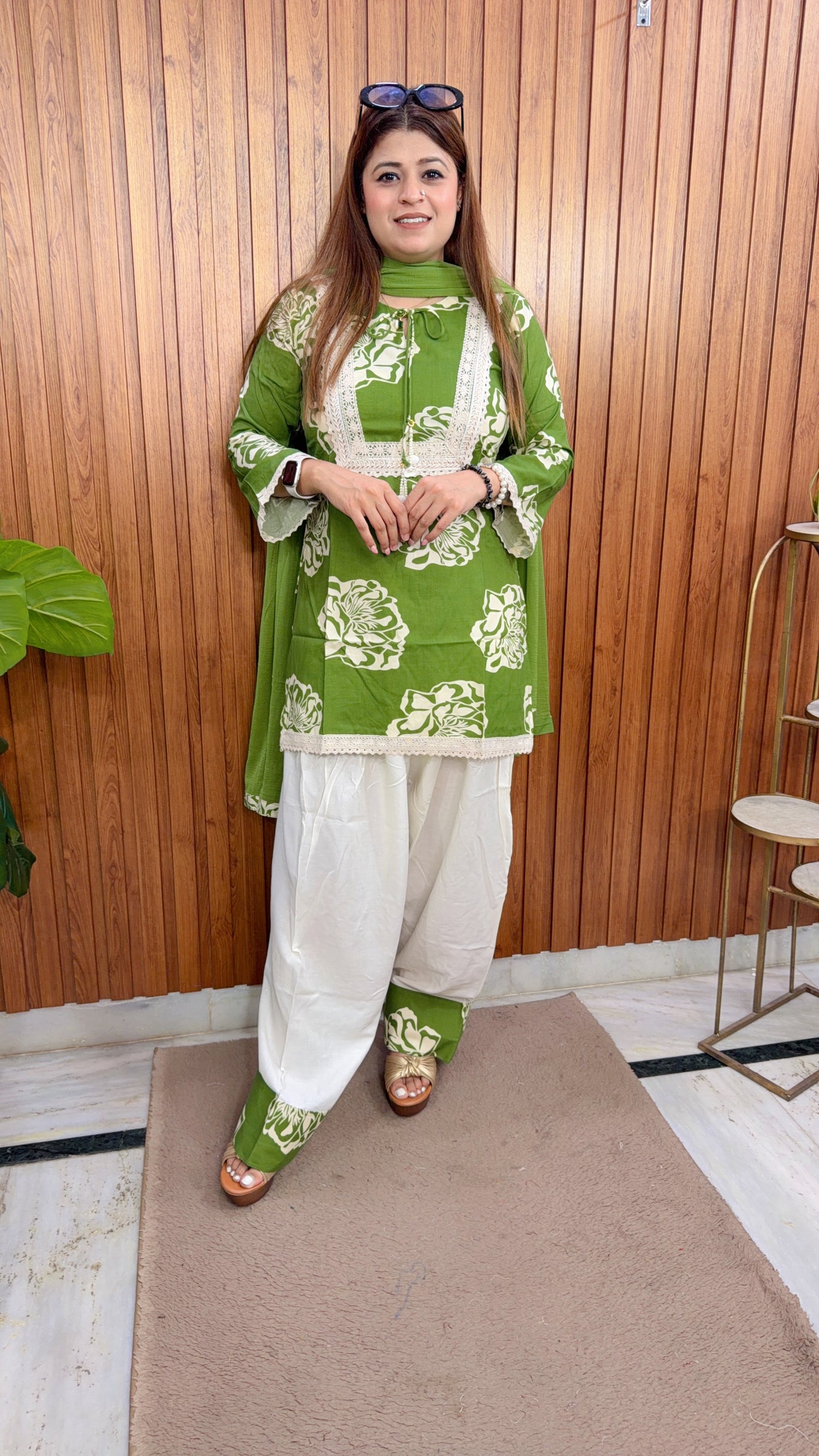 Rehmat Floral Farshi Three Piece Suit