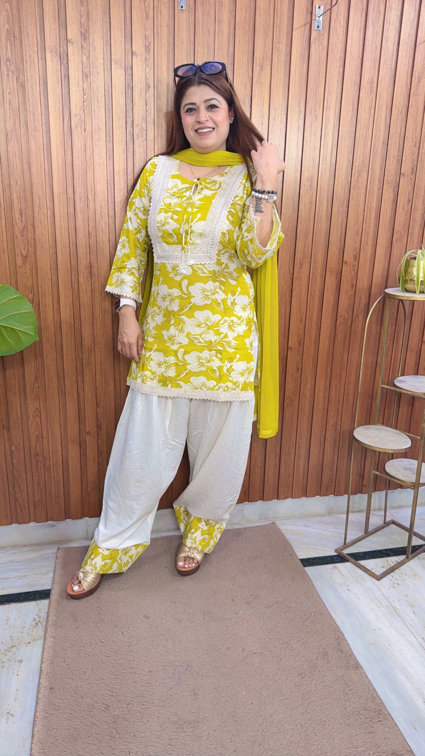 Rehmat Floral Farshi Three Piece Suit