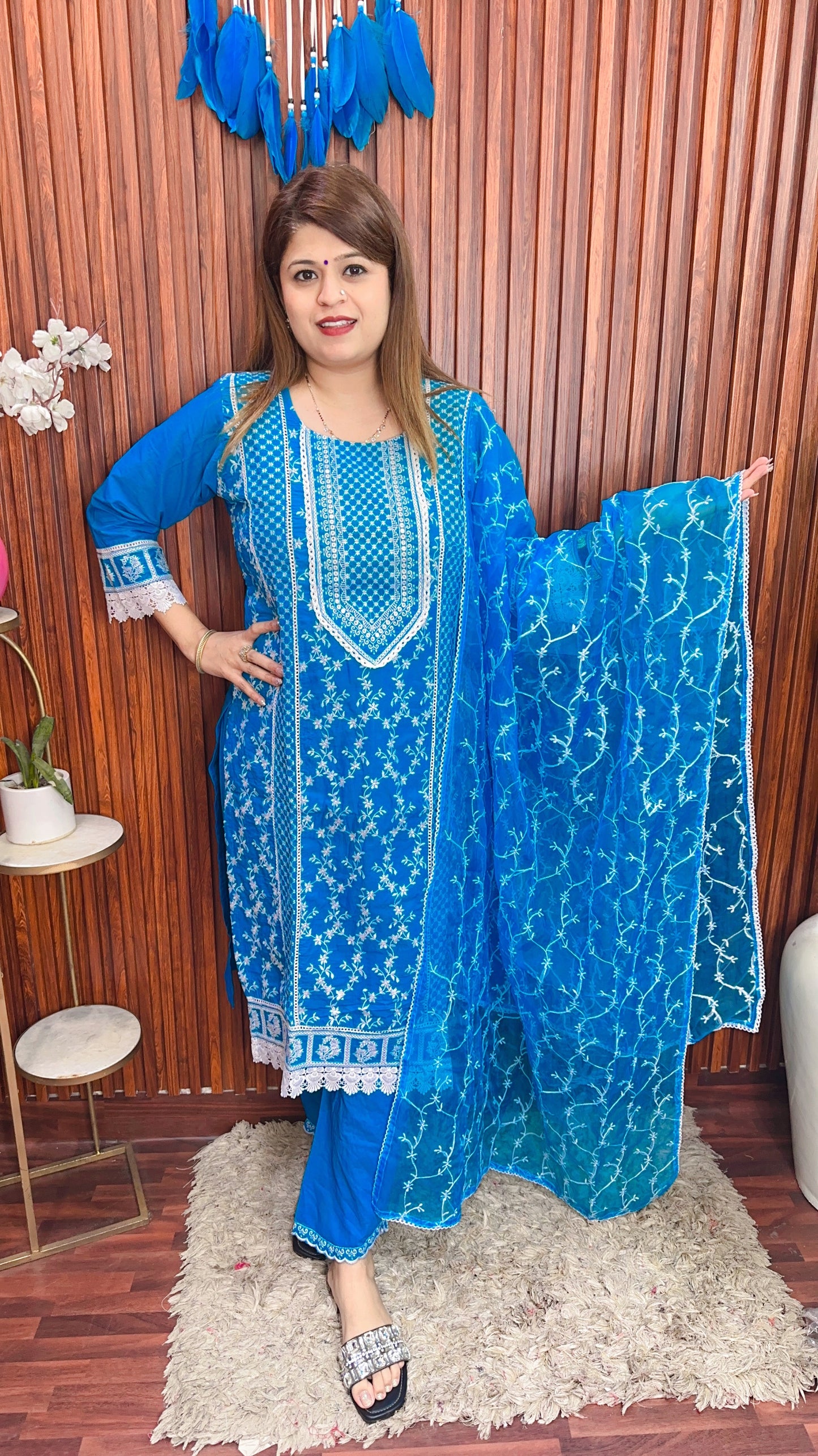 Taj Mahal Thread Work Pakistani Suit