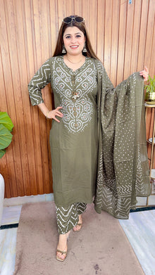 Mehndi green