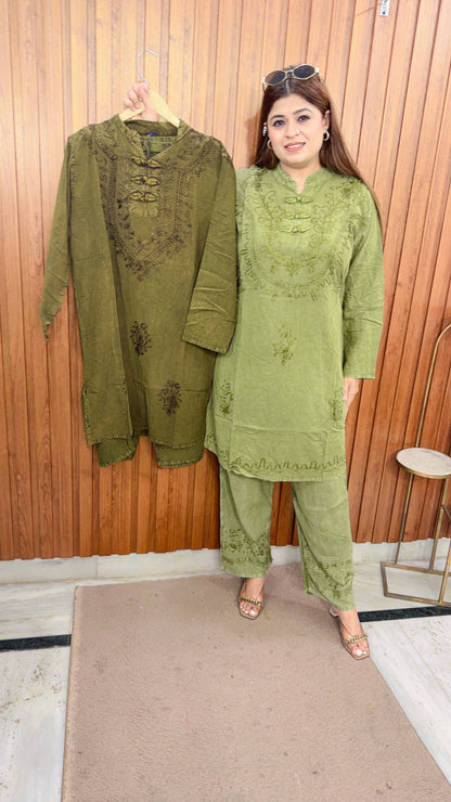 Mirchi Neck Marble Coord Set