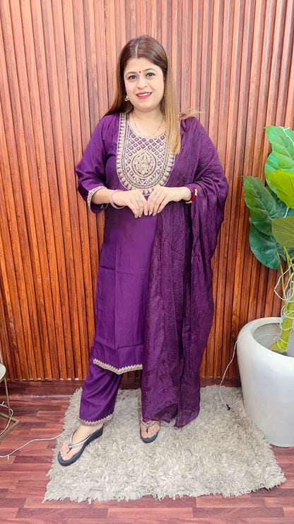 Round Neck Zari Suit Set