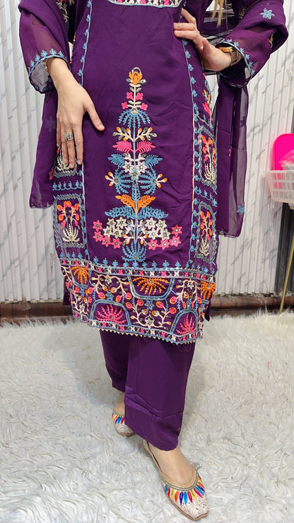 Pakistani Georgette Thread Work Suits