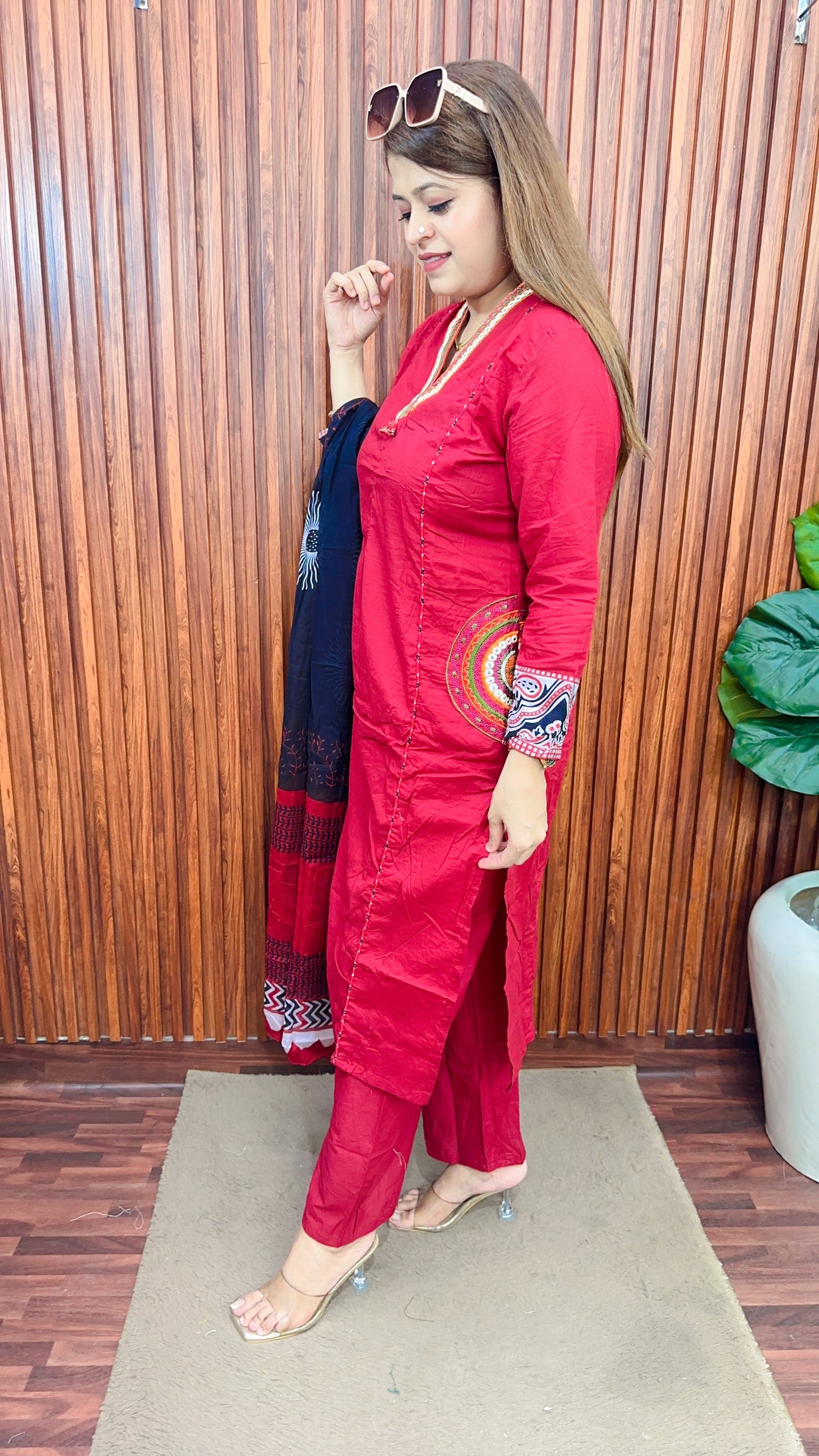 Classy Rangoli thread suit set