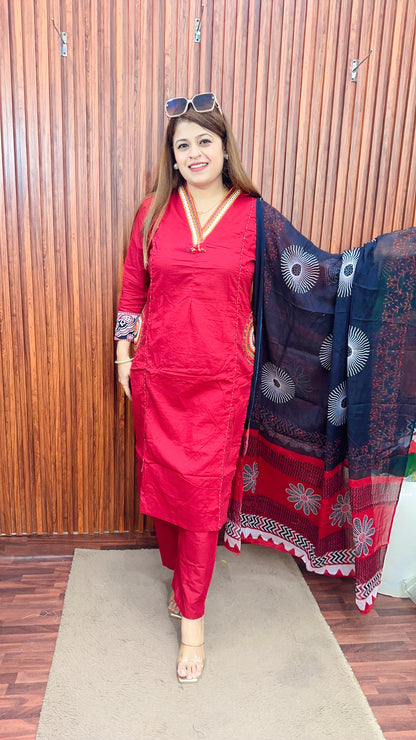 Classy Rangoli thread suit set