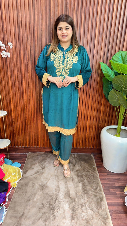 Pakistani velvet kurta set