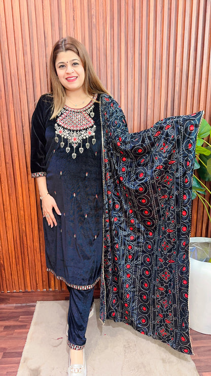 Velvet royal neck embroidery suit set