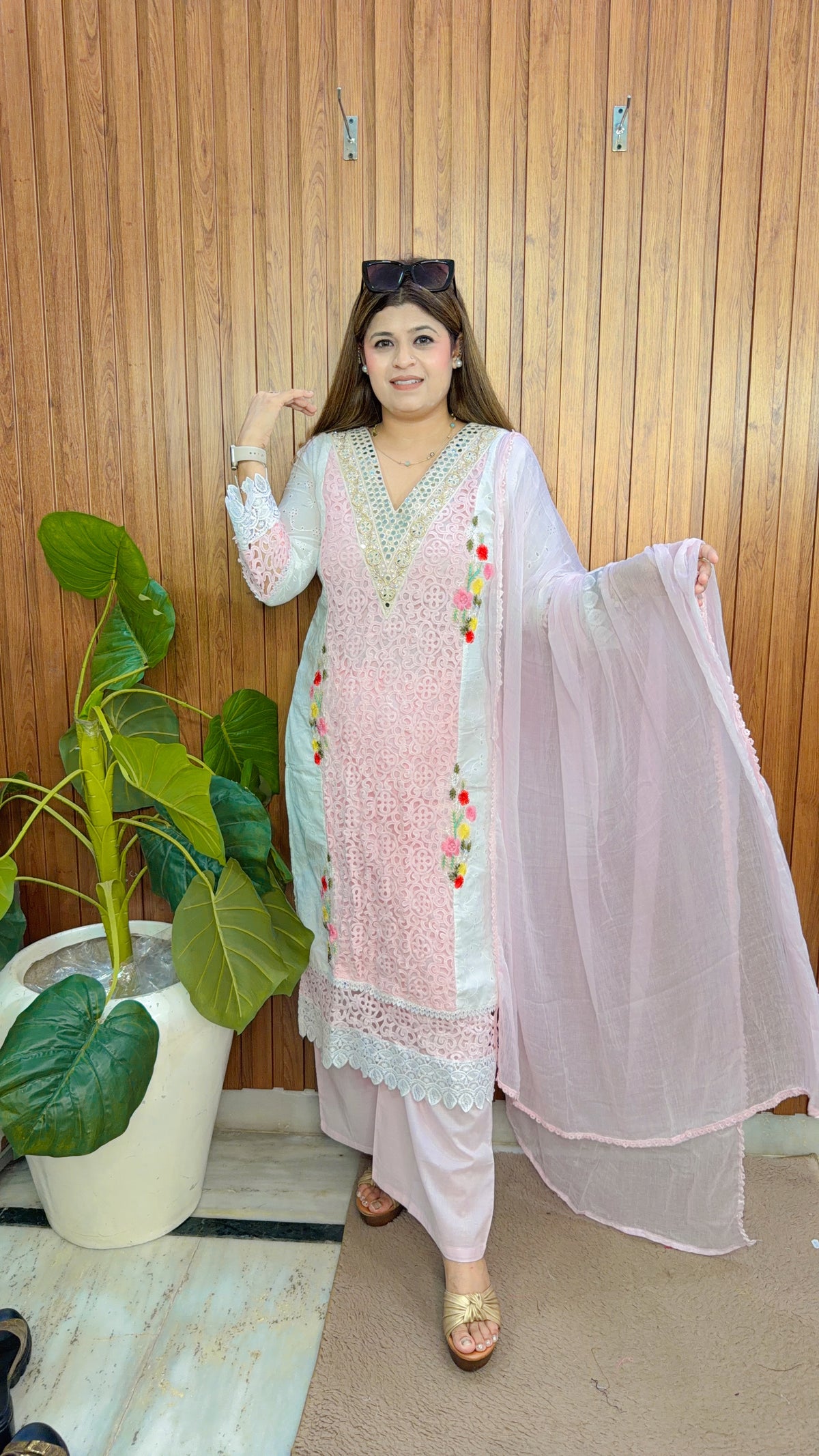 Schifli v Neck cotton suit set