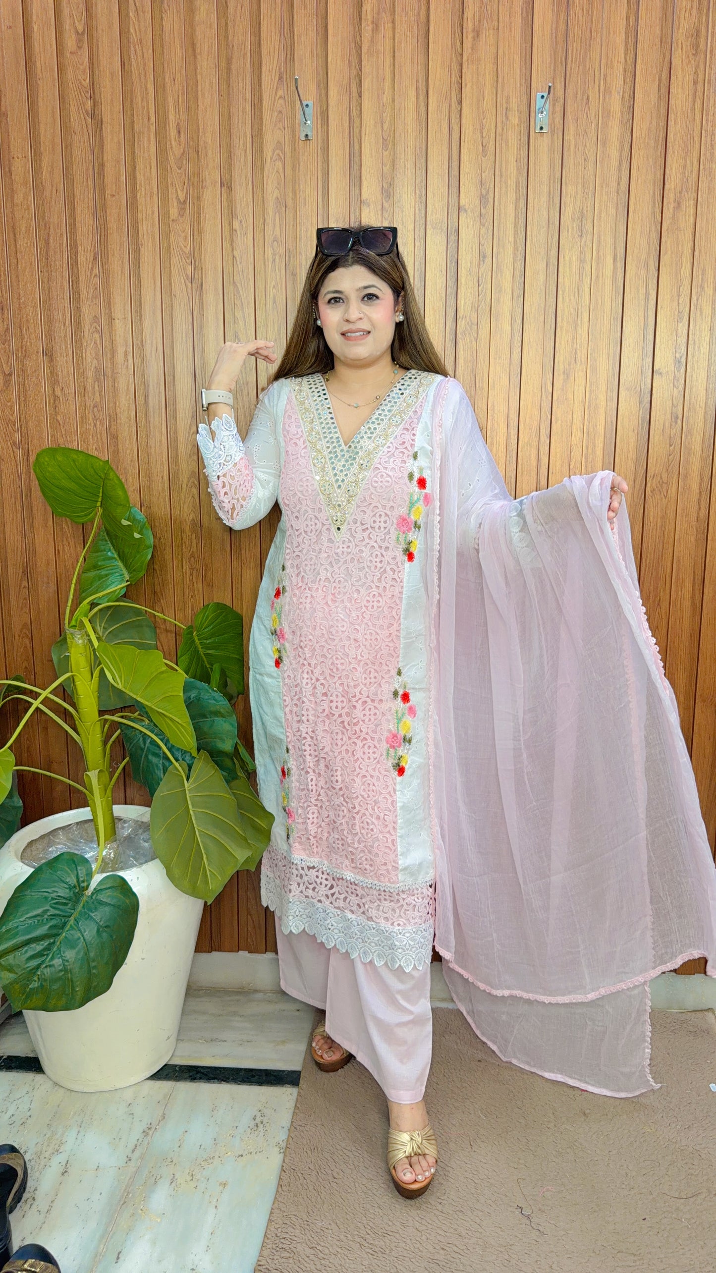 Schifli v Neck cotton suit set