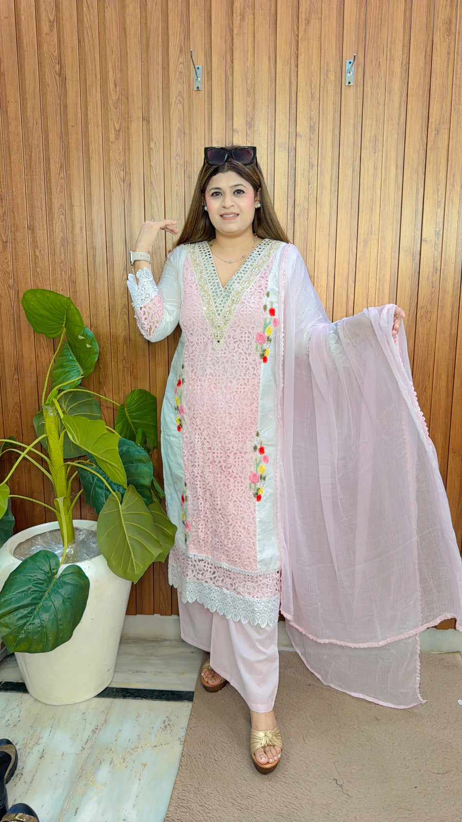 Schifli v Neck cotton suit set