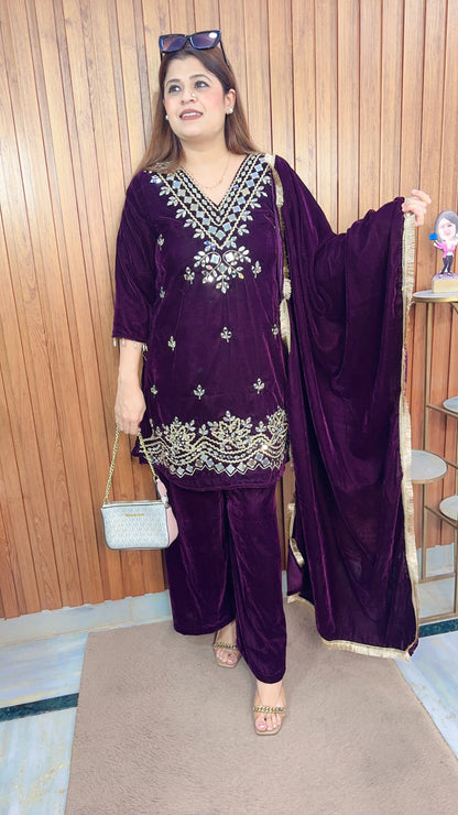 Amaira Mirror Velvet Suit Set