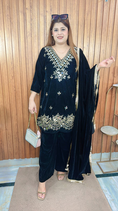 Amaira Mirror Velvet Suit Set