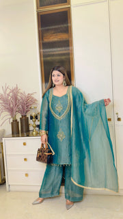 Noor glow suit set