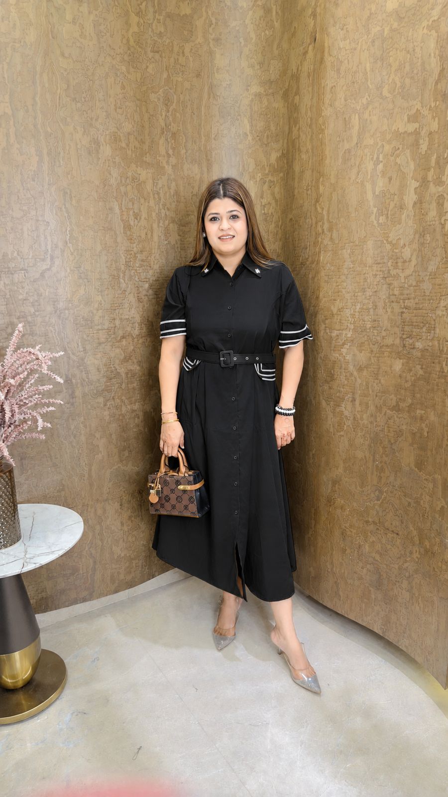 Collar dress with belt